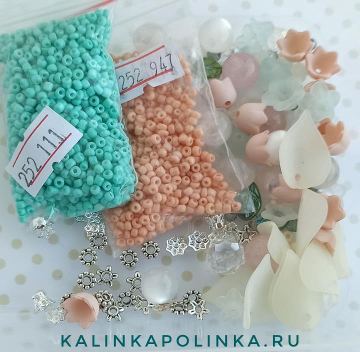 Процесс сборки броши 002 Подбираем бусины подходящего цвета