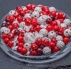 Микс. 50 гр. акриловых бусин: Морозная клюква. Р-ры 7-15 мм